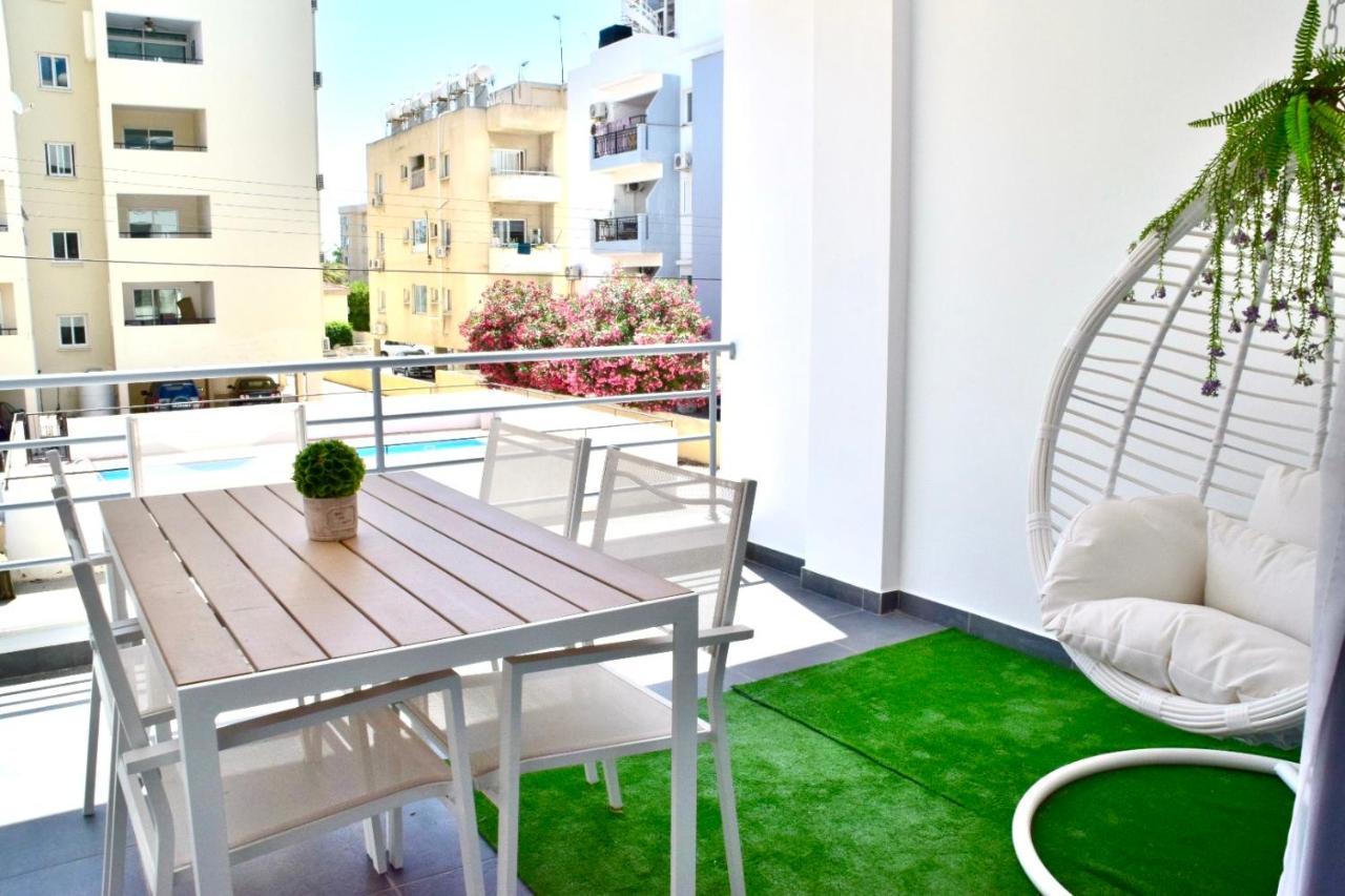 דירות לרנקה Coastal Getaway מראה חיצוני תמונה