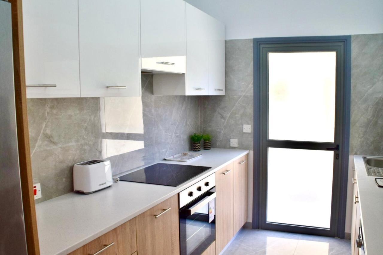 דירות לרנקה Coastal Getaway מראה חיצוני תמונה