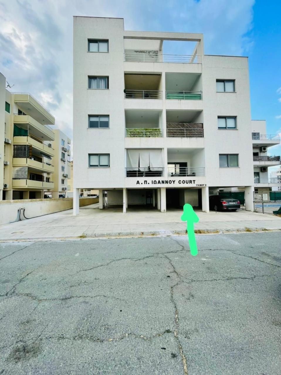 דירות לרנקה Coastal Getaway מראה חיצוני תמונה