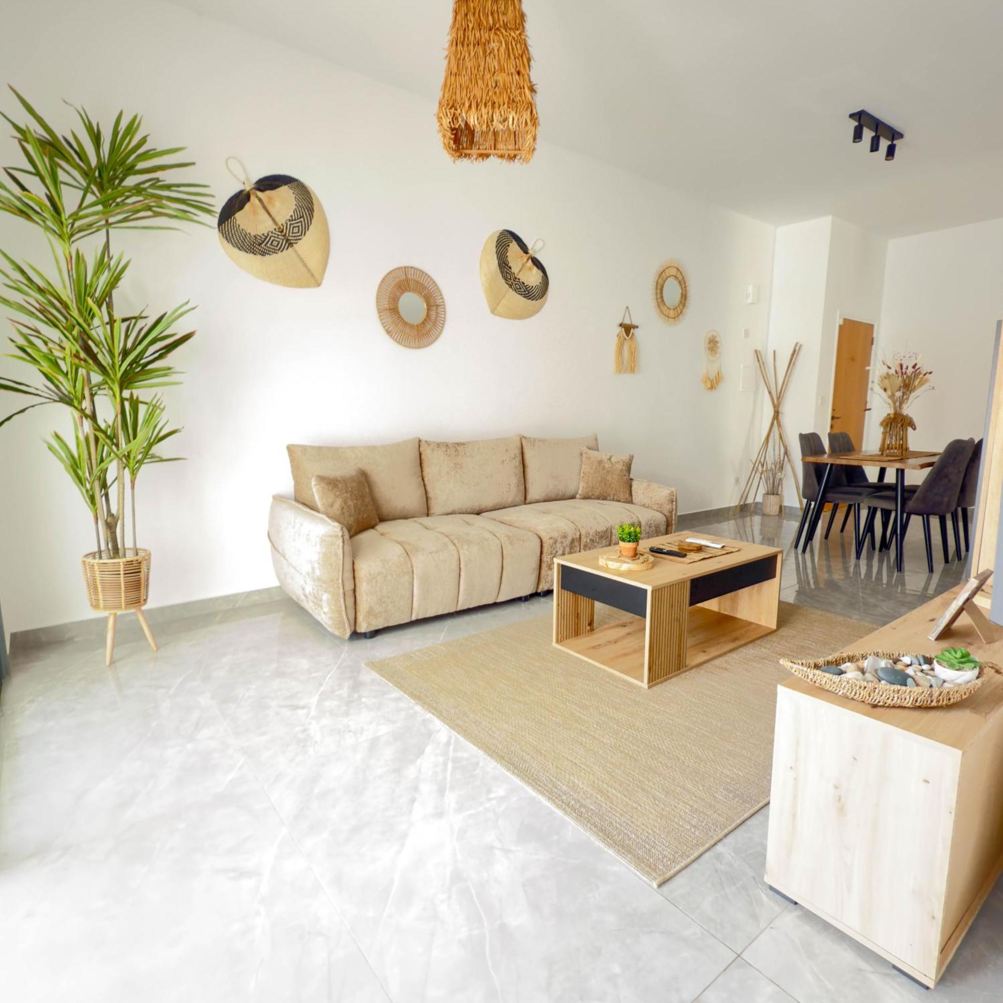 דירות לרנקה Coastal Getaway מראה חיצוני תמונה